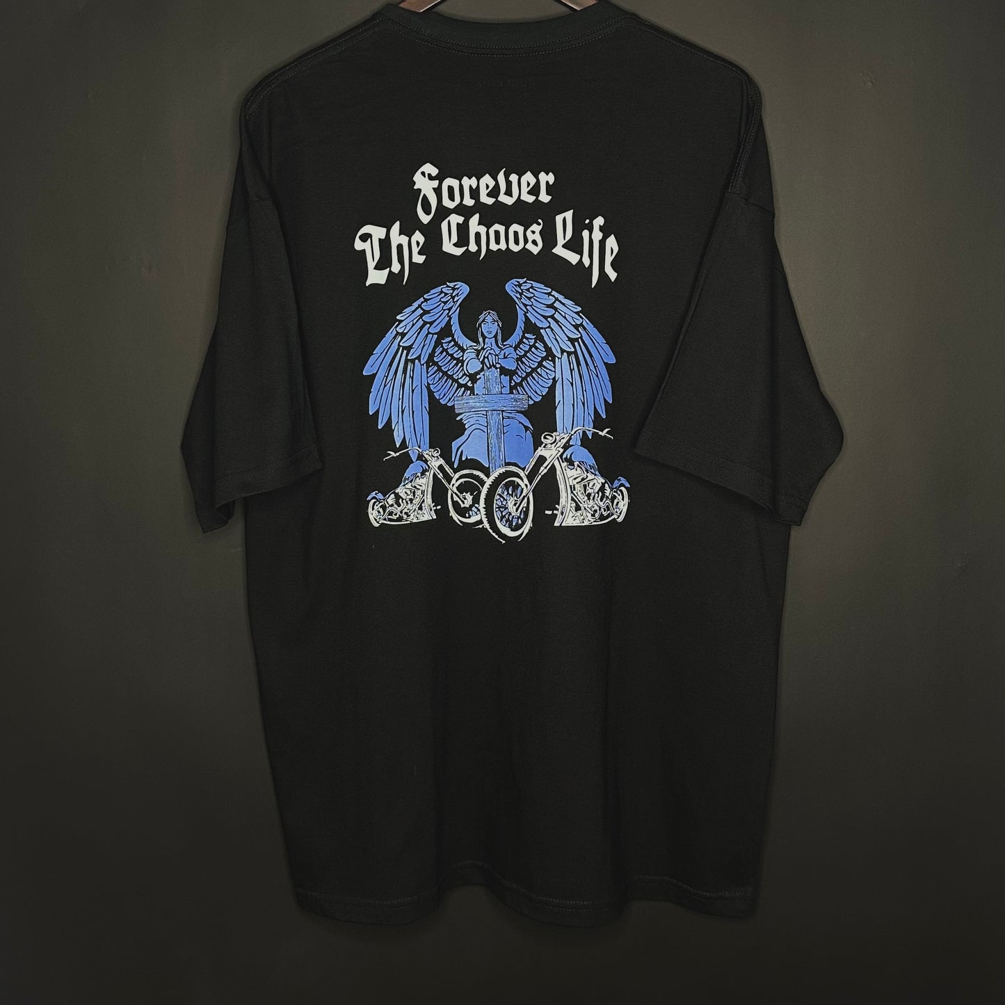 Remera oversize negra "Choos life"