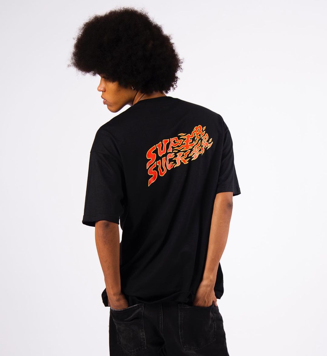 Remera oversize negra "SUPER SUCKER"